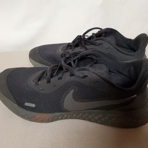 Youth Size 7 Nike Sneakers